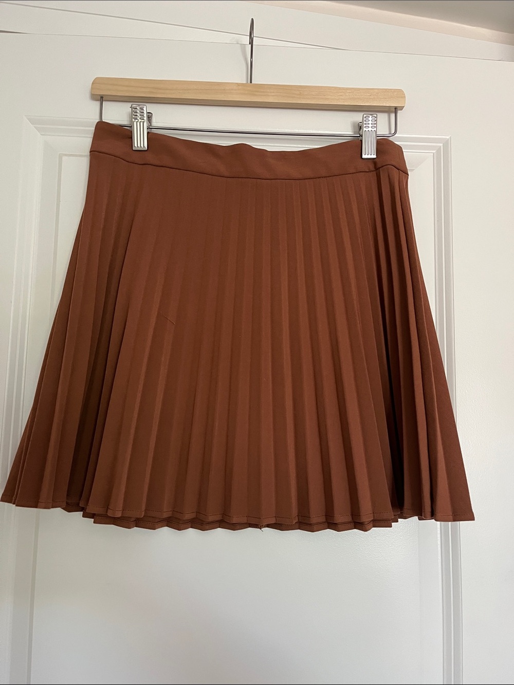 Aritzia Sun-deh (Sunday Best) Pleated Mini Skirt in Epicureal Brown